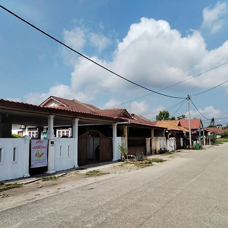 Syah Homestay Dungun Esterno foto