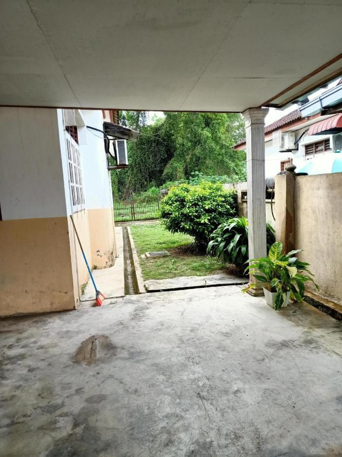 Syah Homestay Dungun Esterno foto